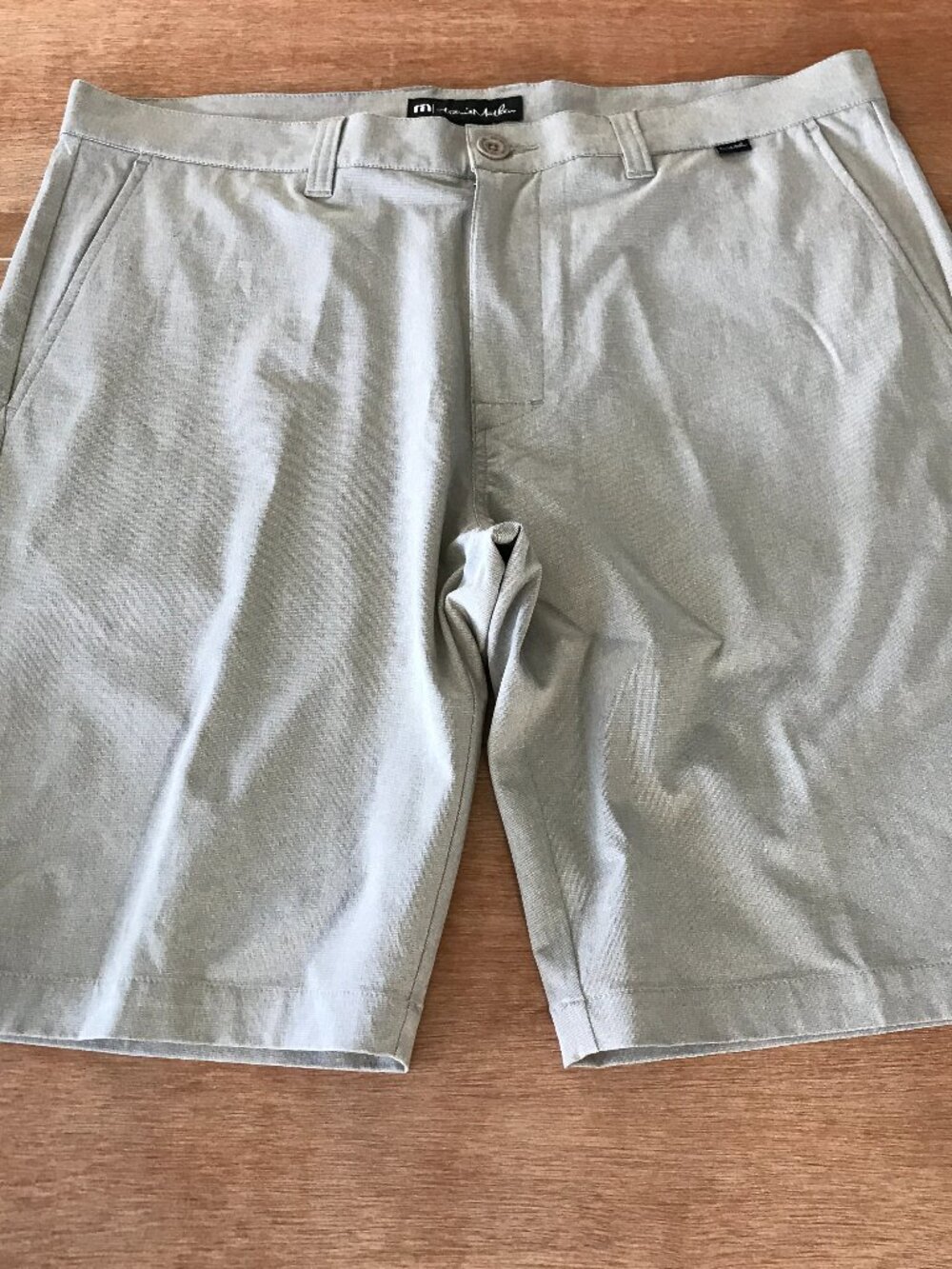 Travis Matthew Bermuda Shorts Men 36 Beige Mid Rise Stretch Athleisure Golf